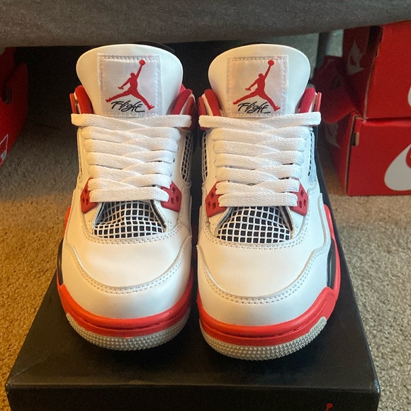 Jordan 4 Fire reds 7.5 - Picture 2 of 5